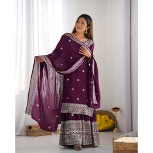 Beau haut pour femme-Ensemble Plazo et Dupatta avec travail de séquence de broderie lourde - Product Image 2