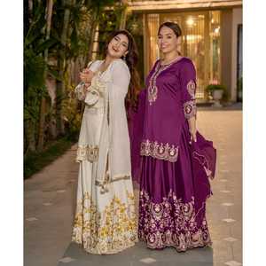 Mono de Fiesta Bordado de Diseñador - Top-Sharara y Dupatta con Trabajo Elegante para Ocasiones Especiales - Product Image 2