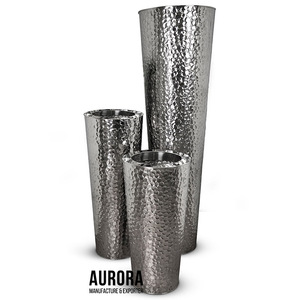 Ensemble de jardinières modernes en acier inoxydable avec finition martelée et trous de drainage pour la décoration intérieure/extérieure des fleurs et plantes vertes, utilisation en jardin - Product Image 2