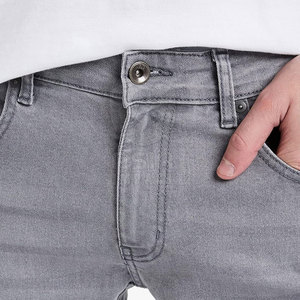 Jean pour homme durable, idéal pour un usage quotidien et les activités de plein air, tissu résistant pour un confort et un style durables. - Product Image 5
