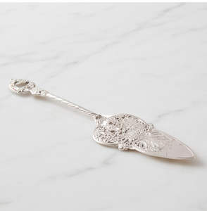 Spatule à gâteau vintage en argent, fabriquée à la main, en métal, avec poignée irrégulière ornée de strass, pour mariage - Product Image 3