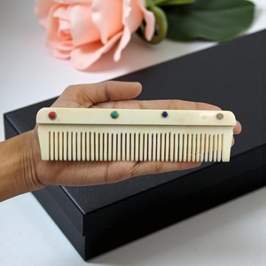 Peine de Hueso de Búfalo Blanco Vikingo Hecho a Mano y de Origen Ético, Peine de Hueso con Múltiples Cabujones Creativo para Cabello Humano Medieval - Product Image 3