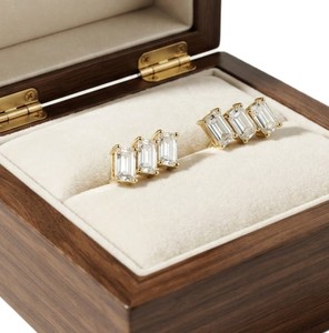 Pendientes de Moissanita con Diamantes Cultivados en Laboratorio, Diseño de Triple Racimo, Oro Sólido de 10K, 14K, 18K, Joyería Minimalista de Oro - Product Image 4