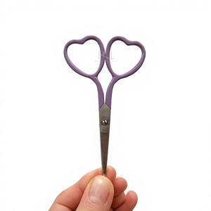 Tijeras de Manicura en Forma de Corazón de 5 Colores Diferentes, Acero Inoxidable, Punta Afilada, Cortacutículas, Herramienta de Belleza Duradera para Diestros - Product Image 4