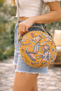 Bolso Tote Redondo Acolchado con Diseño Floral Boho, Cierre Abierto, Tela de Algodón Ecológica - Product Image 2