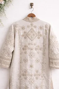 Veste longue en coton blanc brodé de luxe pour femmes, col montant, motif floral bohème, manches longues, vêtement d'extérieur pour l'hiver - Product Image 3