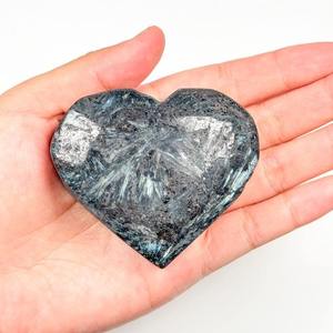 Venta al por mayor de fábrica: Cristal de astrophyllita Reiki en forma de corazón, tallado en cuarzo, para el amor, ¡el más vendido! - Product Image 2