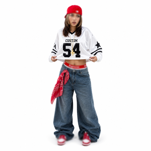 Camiseta de fútbol americano oversize personalizada para mujer, blanca, estilo urbano, manga larga, con estampado de número en malla, ajuste holgado, para equipo, al por mayor - Product Image 4
