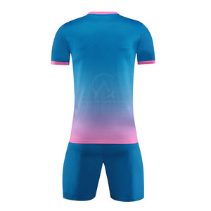 Ensemble de maillots et shorts de football légers en tissu anti-transpiration avec coutures renforcées pour une durabilité accrue - Product Image 2
