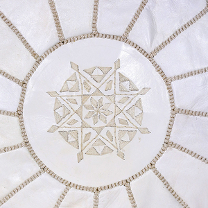 Pouf ottoman en cuir véritable de style marocain moderne, élégant repose-pieds blanc, design artisanal, chambre à coucher, salon, magasin Biyadina - Product Image 3