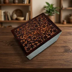 Ataúd de Madera Hecho a Mano para Mascotas, Forma Rectangular, Diseño Floral Tallado, Duradero, para Recuerdos de Mascotas - Product Image 1