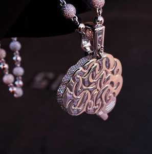 Pendentif personnalisé avec logo, serti de diamants, charme en moissanite, plaqué or argenté, unisexe, pour bijoux de fête - Product Image 2