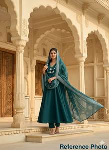 Traje Pakistaní de Diseño en Algodón Puro para Mujer, para Bodas y Ocasiones Casuales - Conjunto de Kurta, Pantalón y Dupatta, Salwar Kameez Kurti Étnico - Product Image 2