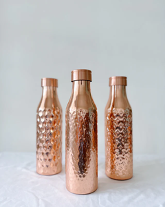 Botella de agua de cobre con relieve, botella metálica para beber, reutilizable, con tapa a prueba de fugas, botella ayurvédica para la salud, para uso en el hogar y en viajes. - Product Image 5