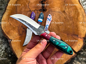 Couteaux de chasse et de dépecage UA Supplies Factory Outlet – Vente en gros à bas prix, approvisionnement en vrac, lame fixe en acier Damas, manche en bois et résine - Product Image 4