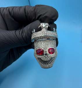 Colgante de Calavera con Incrustaciones de Plata 925, Colgante Atrevido, Joyería Gótica, Amuletos Macabros, Amuleto de Esqueleto, Regalo de Halloween, Colgante Hip Hop - Product Image 6