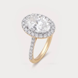 Anillo de Compromiso de Oro Amarillo de 14K con Diamante Ovalado Cultivado en Laboratorio de 3.11 CTW con Halo y Pavé para Mujer - Product Image 2