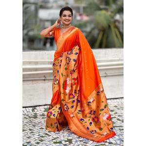 Sari de Seda Paithani Naranja con Diseño de Borde Grande de Estilo Mixto, Tejido con Hilo Zari, Ropa India y Pakistaní, Tejidos de Élite, 700g - Product Image 1