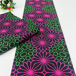 Tissu imprimé à la cire africaine Hitjem Export avec des motifs colorés et une sensation de coton doux pour les vêtements et la mode - Product Image 1