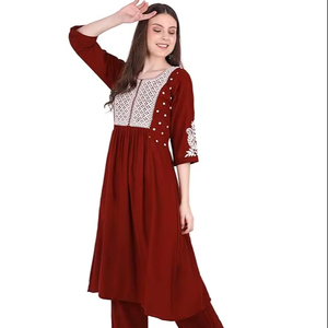 ชุดเซ็ต SAZU Maroon Nayra-Cut Kurta สำหรับผู้หญิง ผ้าคอตตอนผสมเนื้อนุ่ม ปักลายสวยงาม ทรงเอไลน์ คุร์ตี กางเกงทรงตรง ชุดสูทสไตล์ชาติพันธุ์สุดหรู - Product Image 1