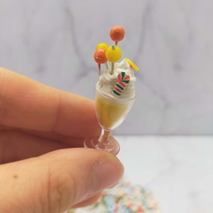 Miniaturas de Arcilla Decorativas Navideñas: Rodajas de Santa, Copos de Nieve y Bastones de Caramelo para Proyectos DIY (Edades 14+) - Product Image 3