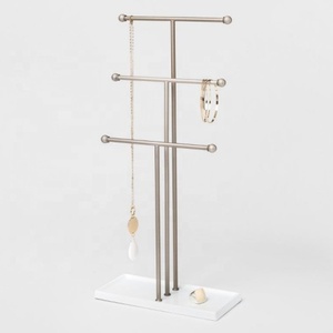 เครื่องประดับออกแบบแฟนซีสำหรับสุภาพสตรีล่าสุดการออกแบบเครื่องประดับโลหะยืนสำหรับตกแต่งบ้านใช้ในราคาที่เหมาะสม - Product Image 4