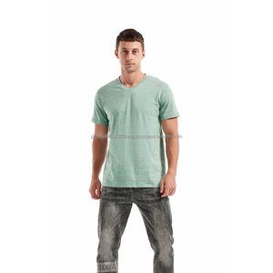T-shirts personnalisés de haute qualité pour hommes, col en V, 100% coton, unisexe. - Product Image 3