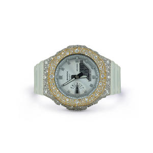 Reloj de Diamantes Único y Moderno con Correa de Goma, Pieza Atemporal con Caja Redonda Artística para Club, Fiesta u Ocasión - Product Image 3