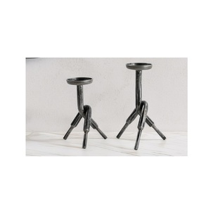 Porte-bougie en métal doré de luxe à finition naturelle pour la décoration de la maison, centre de table décoratif moderne pour le salon, la salle à manger - Product Image 1