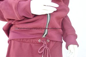 Ensemble de survêtement 2 pièces pour femme, couleur bordeaux, coupe classique, en polyester/coton épais, collection automne, fournisseur OEM de marque privée - Product Image 5