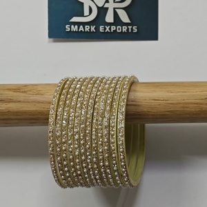 Elegante Juego de Brazaletes de Cristal con Perlas, Joyería Étnica Tradicional Hecha a Mano para Novias y Bodas - Product Image 1