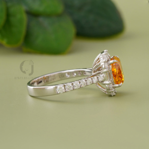 แหวนหมั้นเพชรทรงคุชชั่นสีส้มแดงสดใส 2.01 กะรัต เพชรขาว 14k ทองคำขาว ประดับเพชรขาว หรูหรา สำหรับเจ้าสาว - Product Image 2