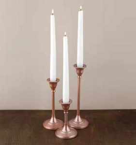 Support de bougie décoratif artisanal en bois martelé, finition laiton, personnalisable, écologique, de luxe classique - Product Image 6