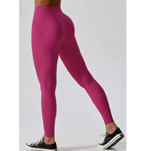 Soutien-gorge de sport et pantalon taille haute tendance pour femmes, pour le yoga, la gym et l'entraînement. Conception respirante. Couleur unie, coupe ajustée. - Product Image 3