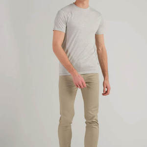 T-shirt décontracté pour homme, col rond, manches courtes, coupe ajustée, jersey tricoté, design uni, 100% coton - Product Image 3