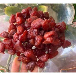 Fresas Deshidratadas Suaves, Bocadillo de Fruta Húmedo y Masticable, Empaque a Granel, Proveedor de Vietnam, Servicio OEM para Compradores Internacionales - Product Image 1