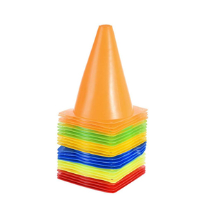 Conos de Entrenamiento de Plástico Rojo y Verde, Duraderos, Resistentes al Agua, Ecológicos, Equipo de Fútbol, Color Sólido, Estilo Clásico, 30 Piezas - Product Image 3