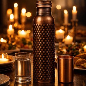 Bouteille d'eau en cuivre poli pour yoga, taille personnalisable, prix abordable, fabriquée à la main, produit en promotion, échantillon gratuit - Product Image 2