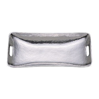 Plateau de présentation en aluminium de luxe, conçu avec un style minimaliste contemporain pour une excellence culinaire