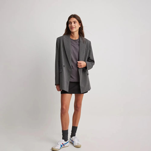 Camiseta Básica Lisa de Alta Calidad para Mujer, Suave, Informal, Cuello Redondo, Manga Corta, Personalizable, Ropa al por Mayor, Moda - Product Image 6