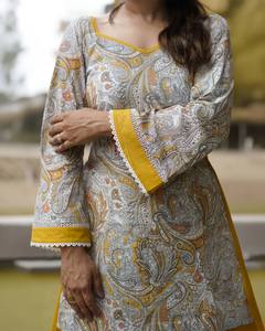 Traditional Indian Pakistani <b>Women</b> Cotton Printed <b>Kurta</b> With Yellow Palazzo <b>For</b> Casual Wear All Seasons Regular Fit - Product Image 3