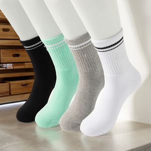 Customized Logo Solid Black White Cotton <b>Socks</b> Embroidery Letter <b>Men</b> Women Unisex Sport Cotton <b>Socks</b> With OEM Service - Product Image 3