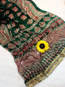 Sari Ajrakh Pure Gajji Bandhej avec superbes broderies miroir et bordure sans miroirs - Product Image 2
