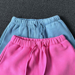 Ensembles personnalisés pour hommes, vente en gros, ensembles décontractés de haute qualité pour hommes, ensembles en coton personnalisés en 2 pièces, sweat-shirt à capuche et short unisexe - Product Image 4