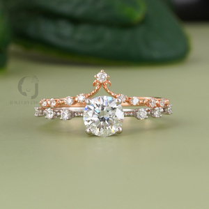 Bague Couronne en Or Bicolore 14K avec Diamant de Laboratoire Certifié IGI 1,04 CT Rudakiya Brothers, Ensemble Empilable pour Mariage, VVS-VS, Bijoux Fins - Product Image 1
