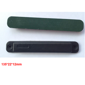 Étiquettes RFID UHF longue portée UT-13522 avec fréquence 868-956 MHz SID, haute qualité, pour suivi d'actifs, 135x22mm - Product Image 4