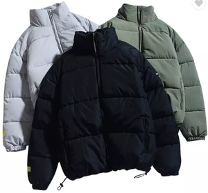 Veste d'hiver matelassée pour homme, couleur unie, col montant, coupe-vent, rembourrage épais en polyester, fermeture éclair, style décontracté - Product Image 1