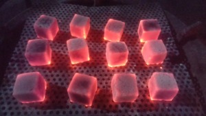 La mejor opción para quienes son apasionados por la barbacoa y fumar hookah: carbón vegetal en briquetas de primera calidad de Indonesia. - Product Image 5