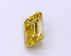 Diamant de laboratoire CVD de haute qualité 1,08 ct, jaune intense fantaisie, taille émeraude, VS1, EX Poli, diamant non monté pour la création de bijoux de luxe - Product Image 3