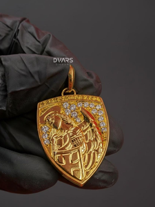 Pendentif Bouclier de Guerrier Plaqué Or, Pendentif Guerrier Diamant en Argent 925, Bijoux Personnalisés pour Rappeurs, Cadeau Unisexe pour Hommes - Product Image 3